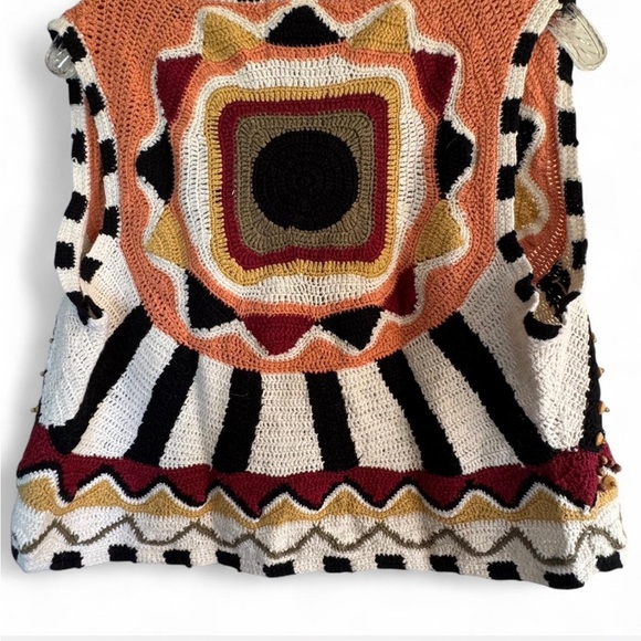 Vintage Knitting Needles Hand knitted Vest with wood bead accents - Picture 6 of 7